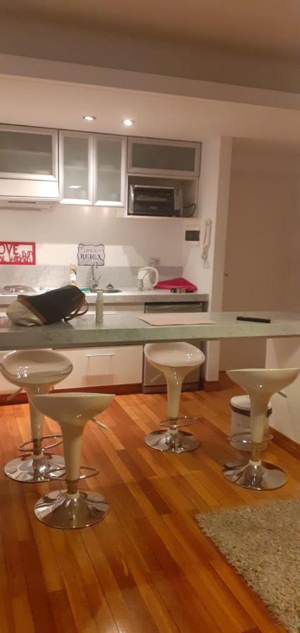Apartamento Av Kennedy Y Cervino A Metros Embajada Eeuu بوينس آيرس المظهر الخارجي الصورة